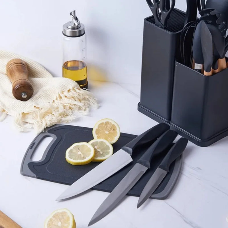 Kit completo para utensílios de cozinha com 19 Peças + uma tábua em silicone.