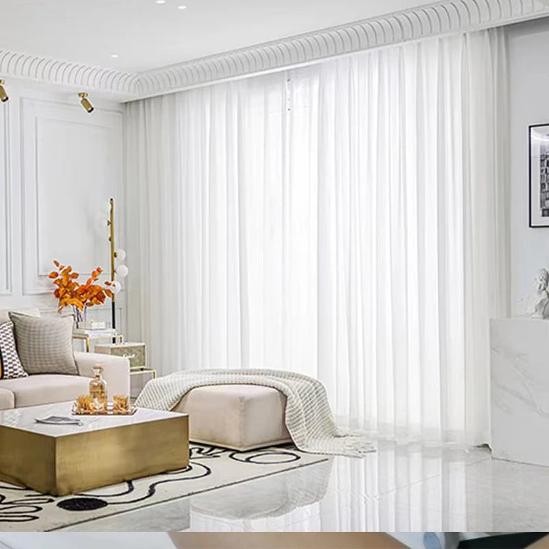 Cortinas Elegantes para Sala de Estar e Estilo Contemporâneo para o Quarto.