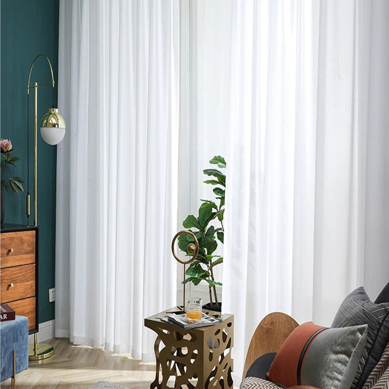 Cortinas Elegantes para Sala de Estar e Estilo Contemporâneo para o Quarto.